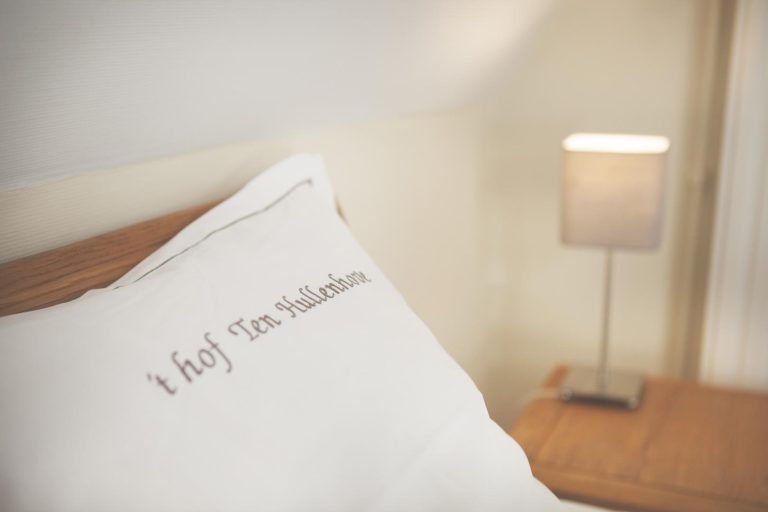 hof-ten-hullenhove-familiekamers7